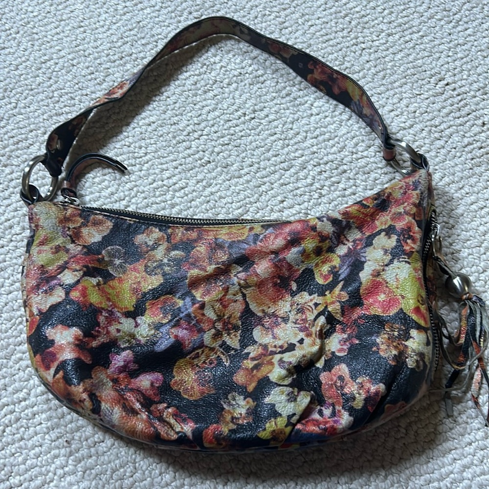 Hobo shoulder purse